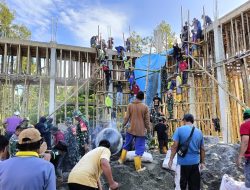 TNI AD dan Warga Desa Tambuha Bergotong Royong Membangun Masjid Babus Salam