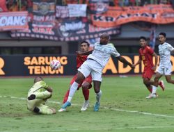 Persaingan Semakin Ketat, Persib Tahan Imbang Persija 2-2