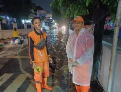 Banjir Melanda Jalan Raya Ulujami,Jalan Swadarma Dalam, Warga Harap Pemerintah Bertindak Cepat