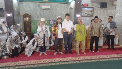 Anwar Fuady & Roy Marten Bersama PWPSS-FKIISBS Bantu Korban Banjir Jati Asih