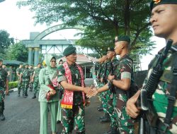 Tinjau Alutsista dan Fasilitas, Pangkostrad Letjen TNI Mohammad Fadjar Apresiasi Yonarmed 10/Bradjamusti