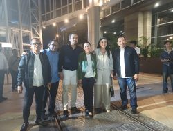 Tina Astari, Istri Menteri UMKM Maman Abdurrahman, Hadiri Gala Premier Film Pinjem 100 The Movie Bersama Bambang Soesatyo, Mantan Ketua MPR RI