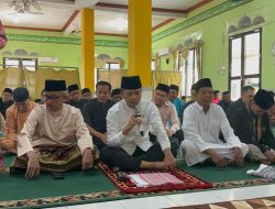 Menteri Transmigrasi Kunjungi Rempang, Serahkan 1.000 Bingkisan Lebaran dari Presiden