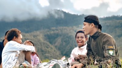 TNI Peduli: Satgas Yonif 112/DJ Hadirkan Sekolah Darurat di Kotabaru