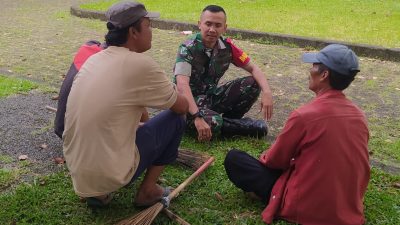 Babinsa Cisoka Ajak Warga Jaga Kebersihan lingkungan