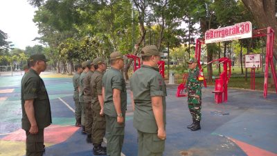 Babinsa Koramil 01/Menteng Berikan Pengarahan kepada Wanra tentang Pentingnya Kesiapsiagaan dan Bela Negara