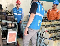 Inspeksi Peralatan: Menjaga Jaringan Listrik Jawa Timur Tetap Andal