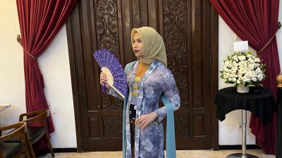 Nabila Nurul Ahmeidiati: Perkenalkan Kebaya Indonesia,ke Dunia Lewat Peragawati