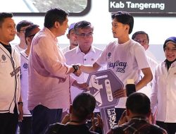 Peringati Hari Buruh 1 Mei 2025* Menteri PKP Serahkan 100 Kunci Rumah Subsidi Untuk Buruh
