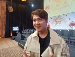 Rizky Billar Kembali Jadi Host D’Academy 7: “Vakum Setahun Ternyata Ada Hikmahnya”