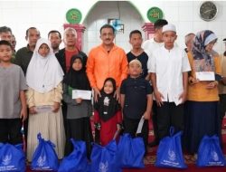 Wali Kota Jaksel Berikan Santunan kepada 40 Anak Yatim di Musala Nurul Jihad