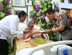 Kapolri Hadiri Perayaan Ulang Tahun ke-100 Ny. Meriyati Hoegeng, Simbol Kesetiaan dan Keteladanan
