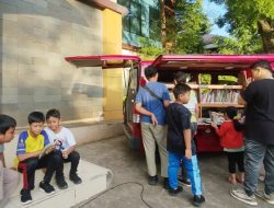 Perpustakaan Keliling Ramaikan Car Free Day Dorong Budaya Membaca di Tengah Keramaian