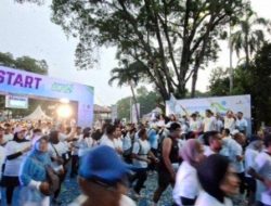 Walikota Depok H. Supian Suri, Lepas Ribuan Warga Tumpah Ruah di Depok Run Fest 2025