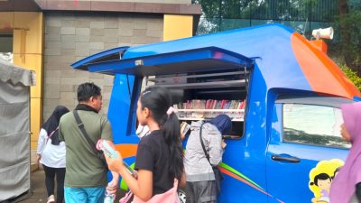 Meningkatkan Minat Baca Perpustakaan Keliling Refreshing Sambil Baca Hadir di Run Fest 2025