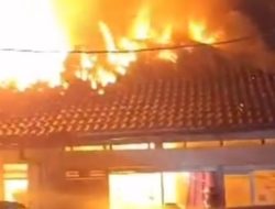 Satu Rumah dan Satu Mobil Ludes Terbakar di Kelurahan Kemiri Muka, Beji