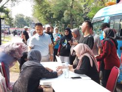 Hadir di CFD! Supian Suri dan Cing Ikah Kunjungi Gerai Disdukcapil Lihat Pembuatan Identitas Kependudukan Digital