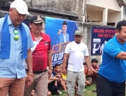 Anggota DPRD Prov Jabar, Hasbullah Rahmad Membuka Turnamen Sepak Bola U-12 di Grogol Limo