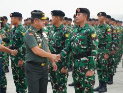Bangga dan Haru, Kasad Dampingi Panglima TNI Sambut Kepulangan Kontingen Bastille Day