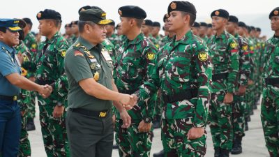 Bangga dan Haru, Kasad Dampingi Panglima TNI Sambut Kepulangan Kontingen Bastille Day