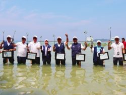 Insan Astra Wujudkan Donasi Healthy Life Challenge melalui Aksi Relawan di Kampung Berseri Astra Pulau Pramuka