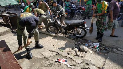 Bintersat Karya Bakti Satnonkowil 2025: Yonarmed 10 Bersihkan Jalan Raya Bogor Bersama Masyarakat