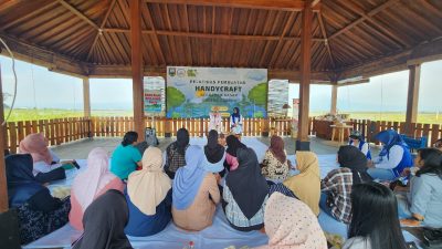 Keterlibatan PLN dan Komunitas Lokal Dorong Pertumbuhan Ekonomi Kreatif dari Enceng Gondok