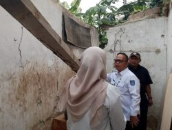 Lurah Bojongsari Baru Kunjungi Rumah Warga Ambruk Akibat Atapnya Rapuh, Ajukan Percepatan Bantuan