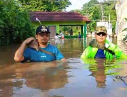 Kali Angke Meluap, Puluhan Warga Pondok Petir Dievakuasi dan Ratusan Mengungsi