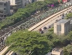 Ribuan Ojol Antarkan Affan ke Pemakaman