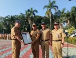 Walikota Depok Serahkan Penghargaan Gadjah Mada Digital Transformation