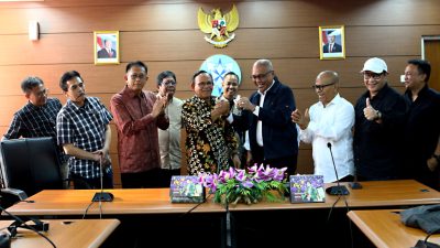 Komaruddin Hidayat Serahkan Kunci, PWI Pusat Kembali Berkantor di Dewan Pers