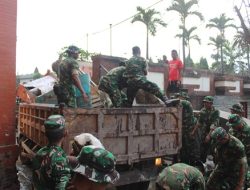 Pasca Banjir Bali, Kodam IX/Udayana Terjunkan Ratusan Prajurit Bantu Evakuasi dan Distribusi Bantuan