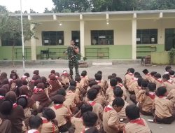Babinsa Koramil 07/Limo Tanamkan Nilai Bela Negara kepada Siswa MI Nurul Islam