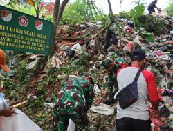 Kodim 0504/Jakarta Selatan Gelar Karbak Skala Besar Pembersihan Sampah Bantaran Ciliwung Cegah Banjir