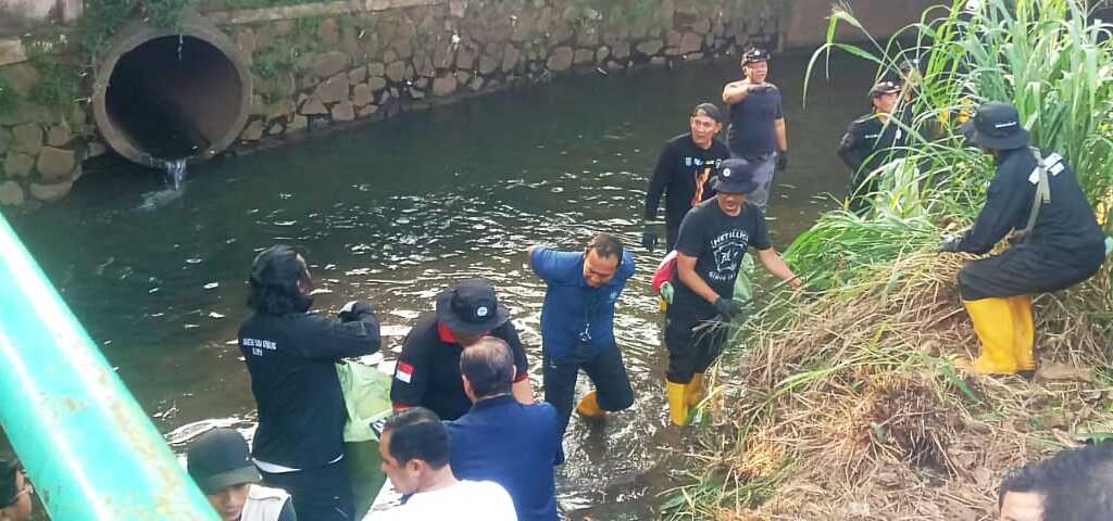 Aksi Nyata Menteri LHK: Bersih-Bersih 30 KM Kali Cipinang Libatkan Komunitas dan Swasta