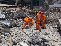 Sampai Dengan Minggu Sore (5/10/2025), 45 Jenazah Ditemukan di Reruntuhan Ponpes Al-Khoziny