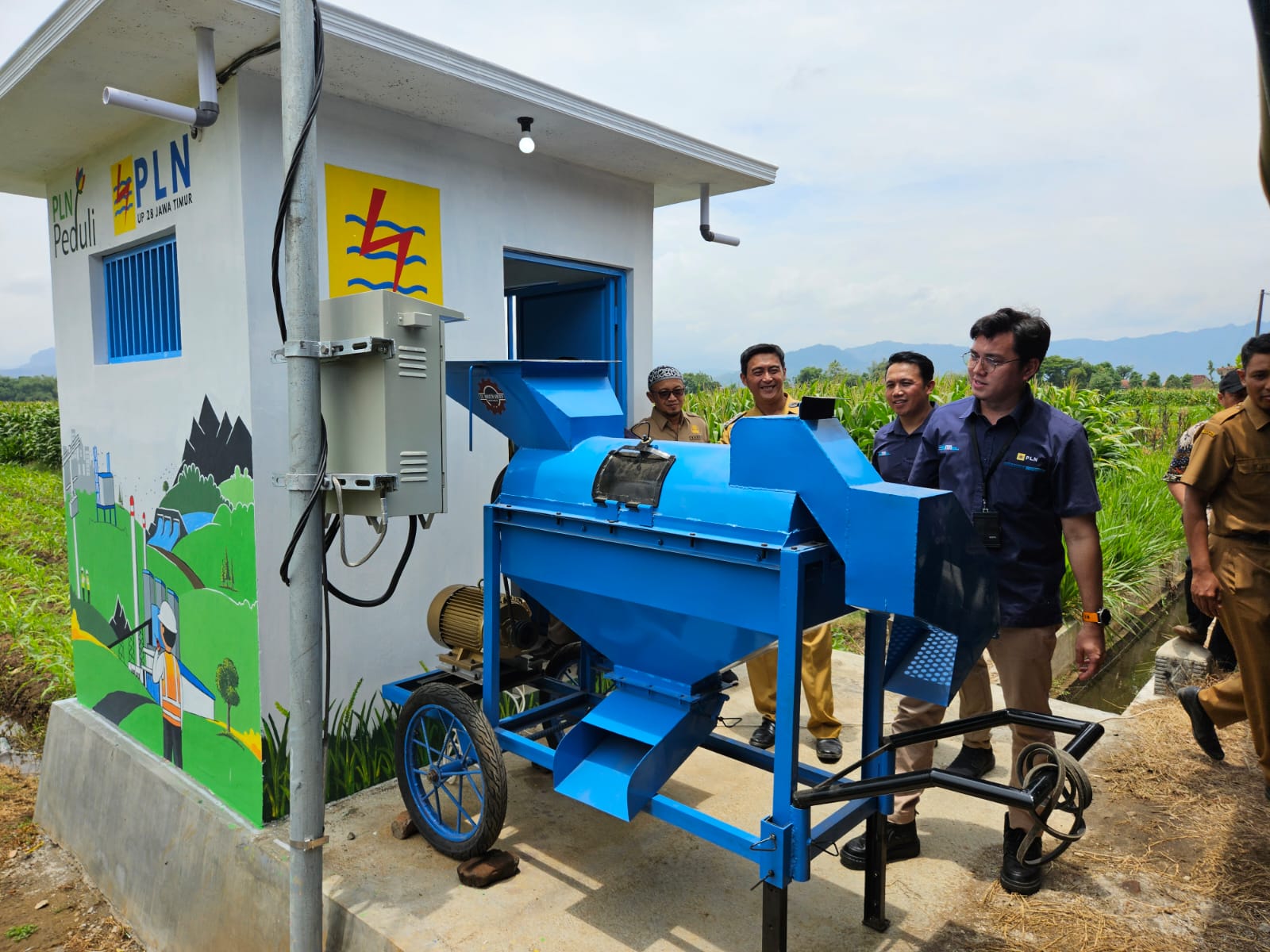 PT PLN (Persero) Unit Pelaksana Pusat Pengatur Beban (UP2B) Jawa Timur secara resmi memperkenalkan Program Tanggung Jawab Sosial dan Lingkungan (TJSL) bertajuk SINAR (Sistem Irigasi