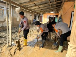 Brimob Polri Perkuat Pemulihan Warga Padang Pariaman Melalui Penyediaan Air Bersih, Huntara dan Akses Jalan