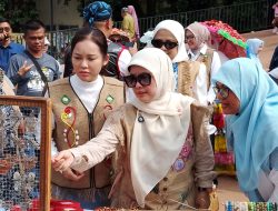 Dekranasda Expo 2025: Cing Ikah Ajak Warga Depok Cintai Produk Lokal