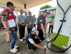 Dikeluhkan Warga: Disdagin bersama Kepala UPTD Metrotolgi Ngecek Ukur Pom SPBU di Sukmajaya Depok