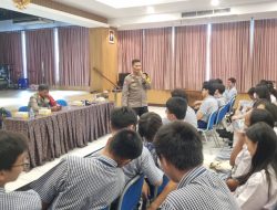 Cegah Bullying dan Narkoba, Polisi Sambangi SMA Abdi Siswa