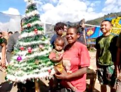 Natal di Papua, Satgas Yonif 400 Banteng Raiders Tebar Sukacita