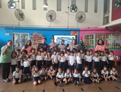 Bangun Karakter Sejak Dini, Polres Jakbar Gelar Program Polisi Mengajar di Yayasan Bina Siswa