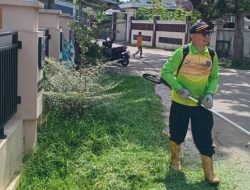 Bergerak Bersama, Aksi Jumat Bersih Kelurahan Kalimulya Biar Lingkungan Bersih dari Sampah