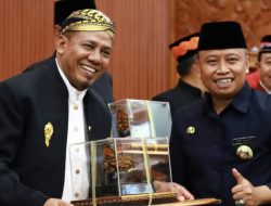 DPRD Kota Depok Anugerahkan BK Award 2025 kepada 10 Anggota Dewan