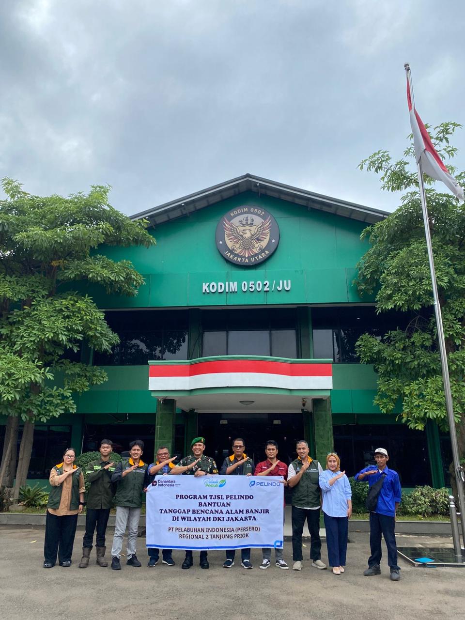 Pelindo Regional 2 Tanjung Priok Salurkan Bantuan Banjir untuk 200 Warga