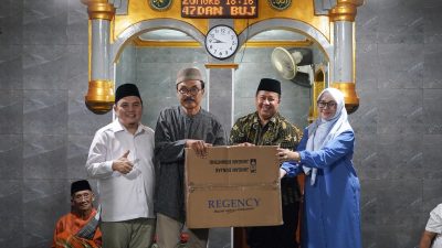 Tarling Ramadhan 1447 H, Ketua DPRD Bogor Salurkan Bantuan Rp25 Juta untuk Masjid Daarul Jannah