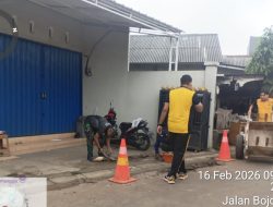 Sinergi TNI dan Warga, Drainase Sukamaju Terus Dikerjakan