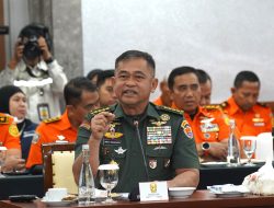 Perkuat Sinergi SAR Nasional, Kasad Terima Warga Kehormatan Basarnas